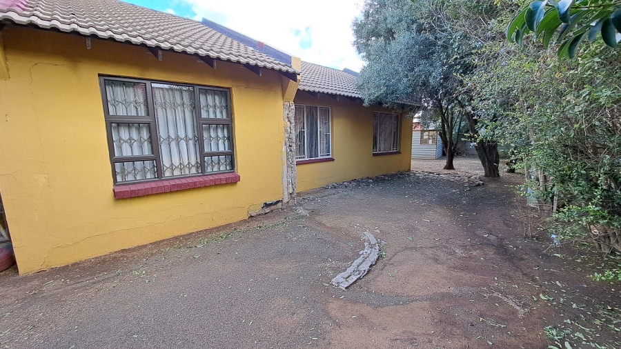 3 Bedroom Property for Sale in Lourierpark Free State